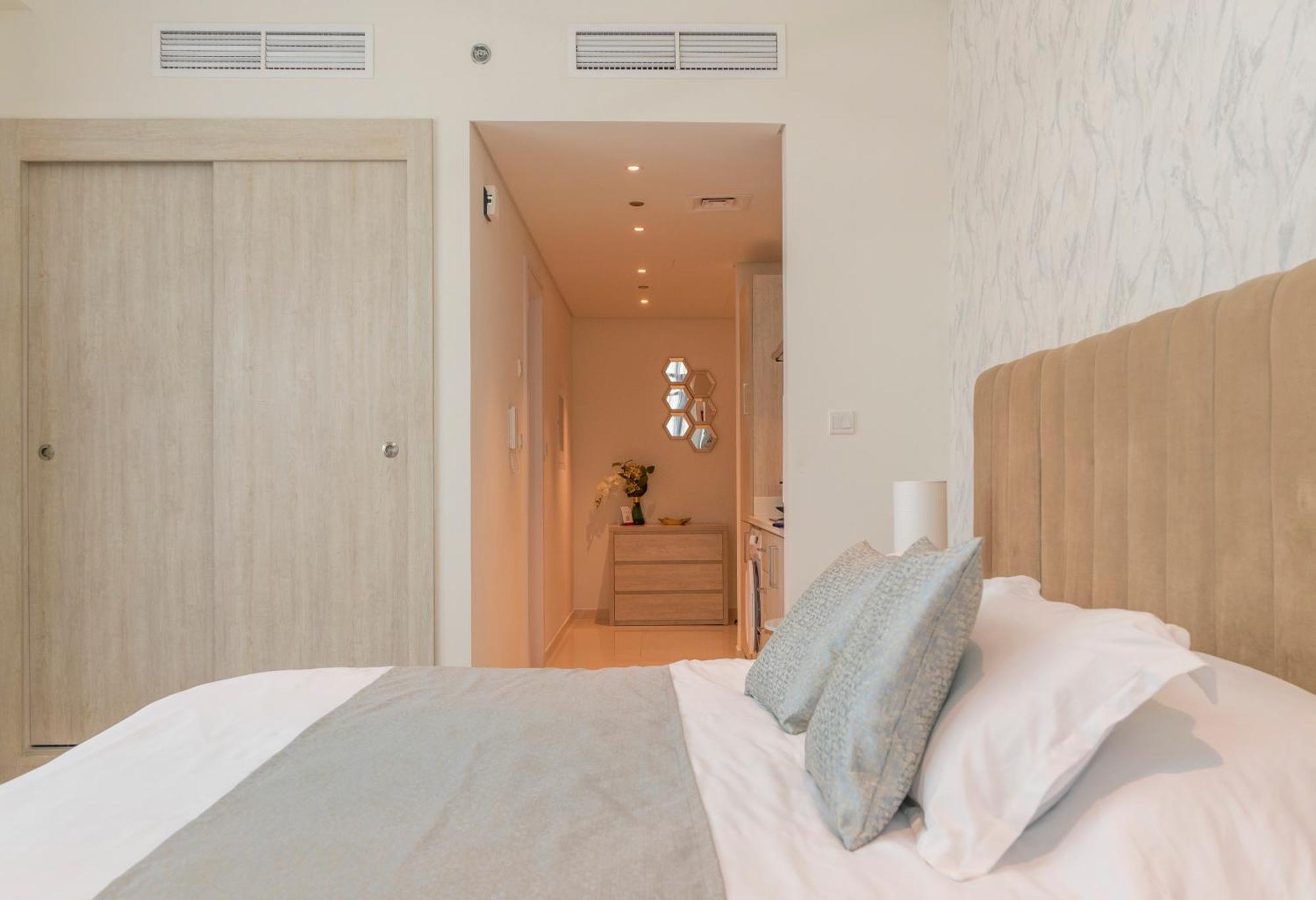 Studio With Private Beach Access At Palm Jumeirah ドバイ エクステリア 写真