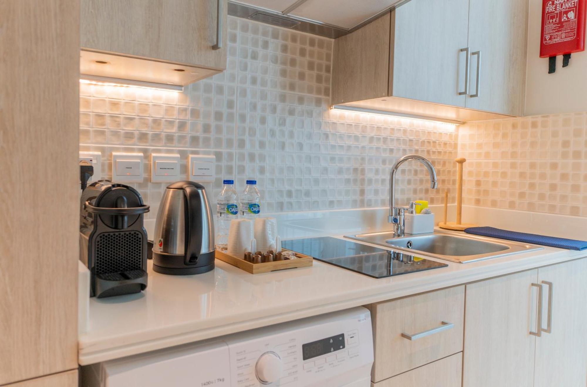 Studio With Private Beach Access At Palm Jumeirah ドバイ エクステリア 写真